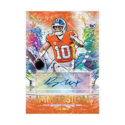 2026 Topps Inception Football – Bo Nix Immersion autografkort /10, eksempelkort, ikke garantert innhold