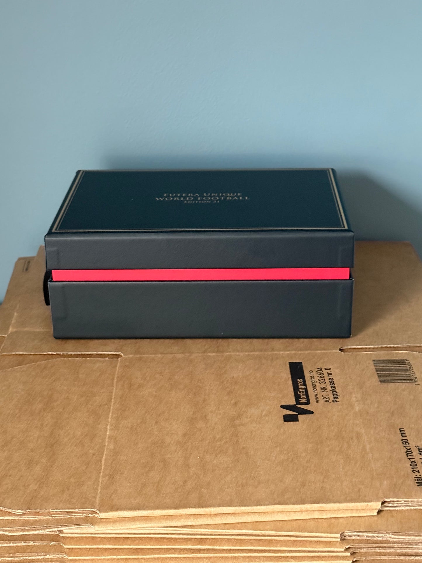 En tom Futera Unique World Football Edition 21 Display Boks (Tom/Uten kort)