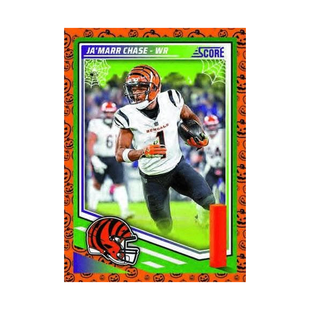 2025 Panini Score Football Halloween, Ja'Marr Chase Base Pumpkins. Produsentens korteksempel, ikke garantert innhold.