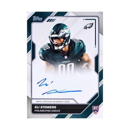2026 Topps Flagship Football Hobby. Eli Stowers Flagship First Signatures autograf. Produsentens eksempel, ikke garantert innhold.