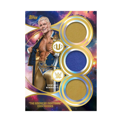 2026 Topps WWE Universe Mega. Cody Rhodes Superstar Triple Relic. Produsentens eksempel, ikke garantert innhold.