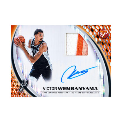 2025/26 Topps Pristine Basketball Hobby. Victor Wembanyama autograf og relic. Produsentens korteksempel, ikke garantert innhold.